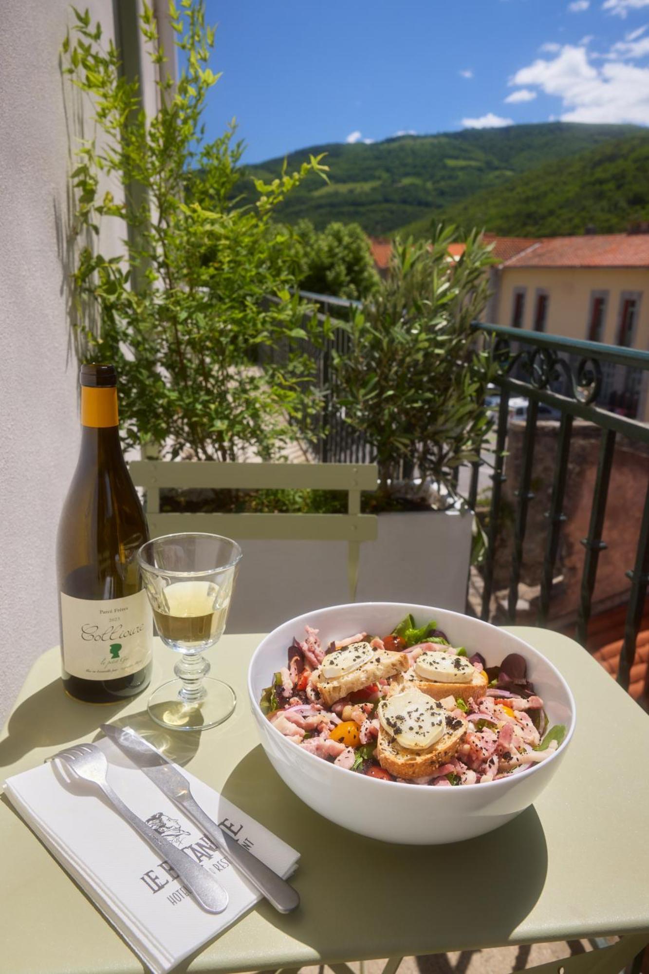 Hotel Restaurant Le Botaniste Prats-de-Mollo-la-Preste Exteriér fotografie